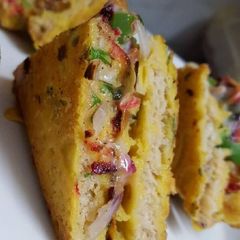 A picture of Bread jalfrezi.