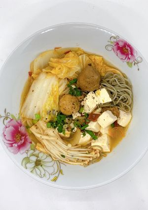 Hình của món Mì than tre cay haidilao: Giảm cân - lunchbox - eat clean (330 calo).