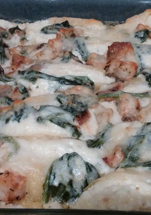 A picture of Chicken Alfredo Stuffed Shells.