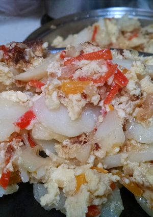 A picture of Peppers - n - eggs.