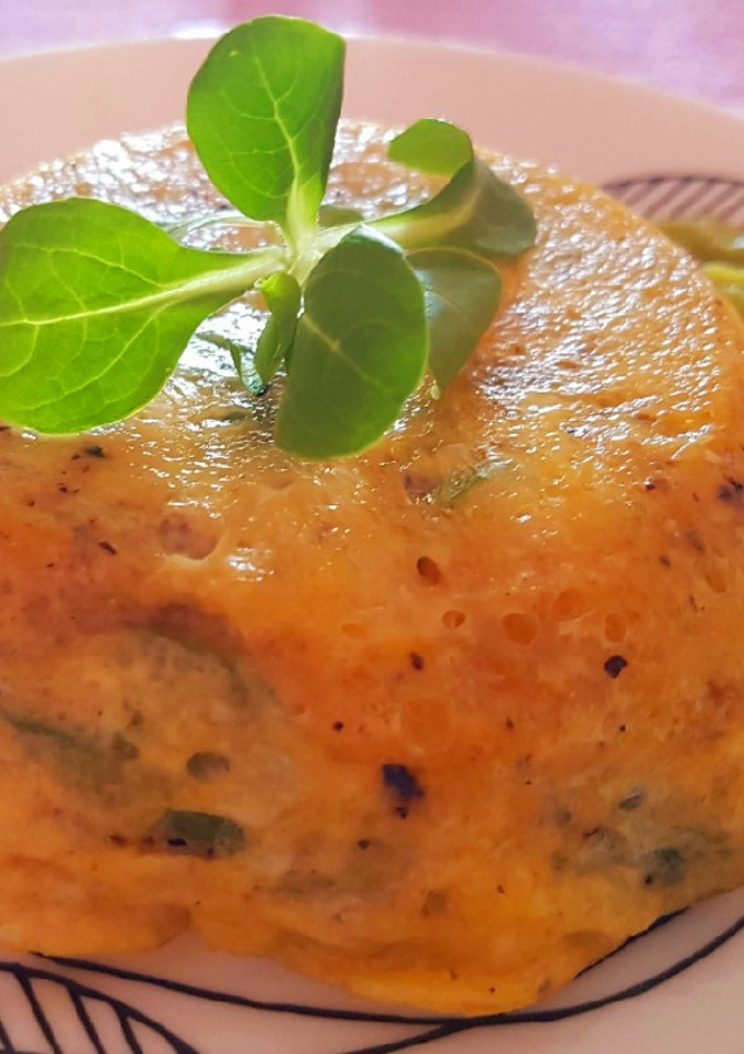 Una foto de Pastel de pollo y espárragos trigueros