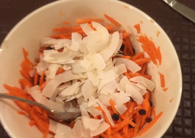 Carrot, currant and coconut salad
