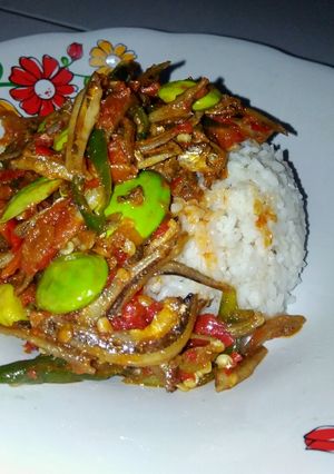 Foto resep Sambel goreng teri, Pete dan cabe ijo