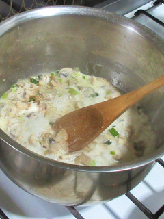 Una foto de Salsa de Hongos al verdeo para acompañar pastas o carnes