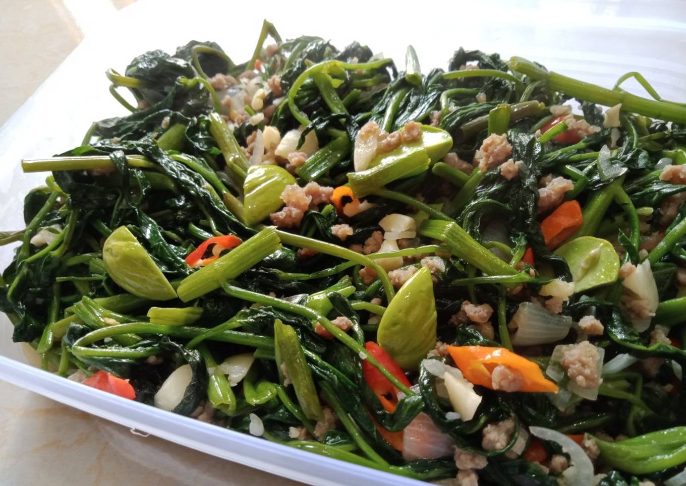 Tumis kangkung daging giling