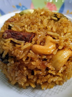 மஹாராஷ்டிரா நரலி பாத் (Maharashtrian sweet coconut rice recipe in Tamil) செய்முறை முக்கிய புகைப்படம்