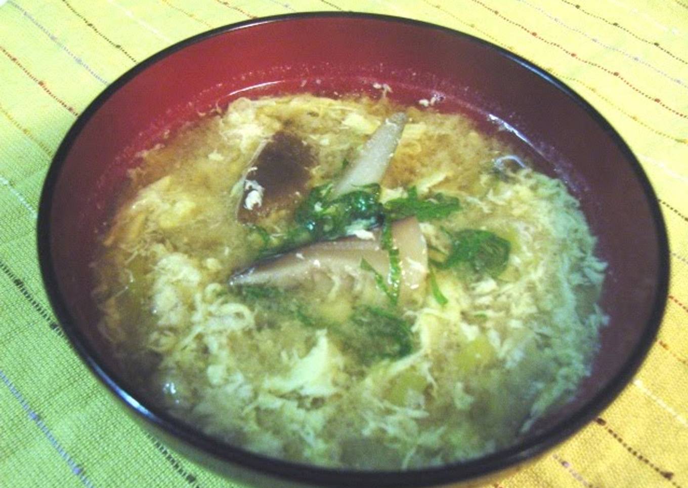 Very soothing soup with crappy mushroom and burdock root