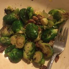A picture of Bacon Citrus Brussels Sprouts.