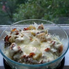 A picture of Cheese, Mince, Bacon Potato bake.