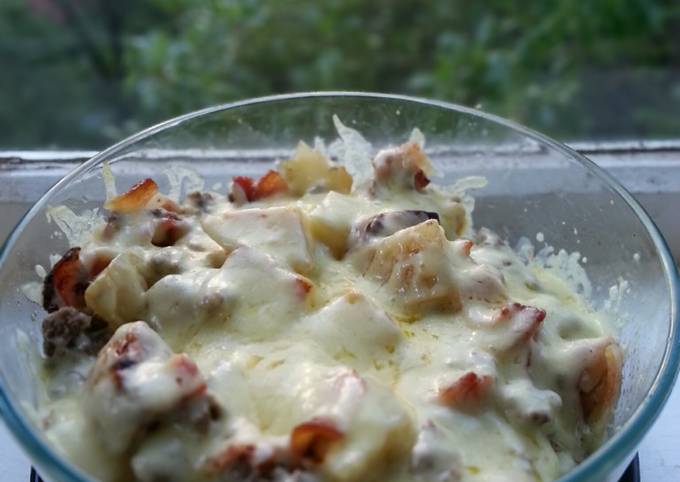 Cheese, Mince, Bacon Potato bake