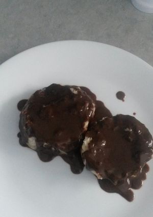 A picture of Chocolate gravy.