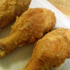 A picture of Isaiahs crispy fried chicken.