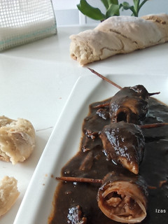 Foto principal de Chipirones rellenos de huevo y jamón cocido