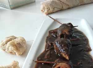 Foto principal de Chipirones rellenos de huevo y jamón cocido