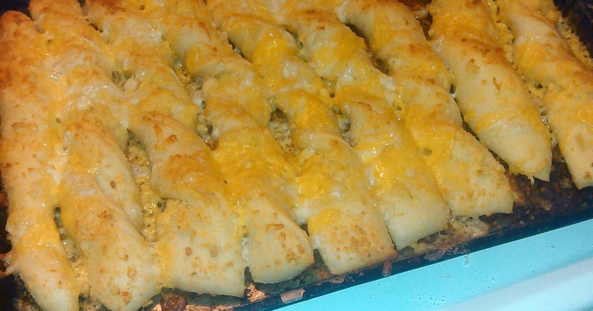 Cheesy Garlic Breadsticks Recipe By Samagic Cookpad