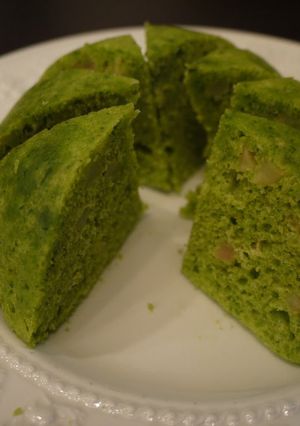 A picture of Microwaved Komatsuna and Apple Dome Cake.