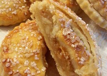 How to Make Appetizing Salted Carmel Apple Hand Pies