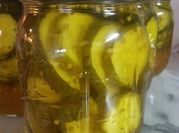 A picture of bread and butter pickles