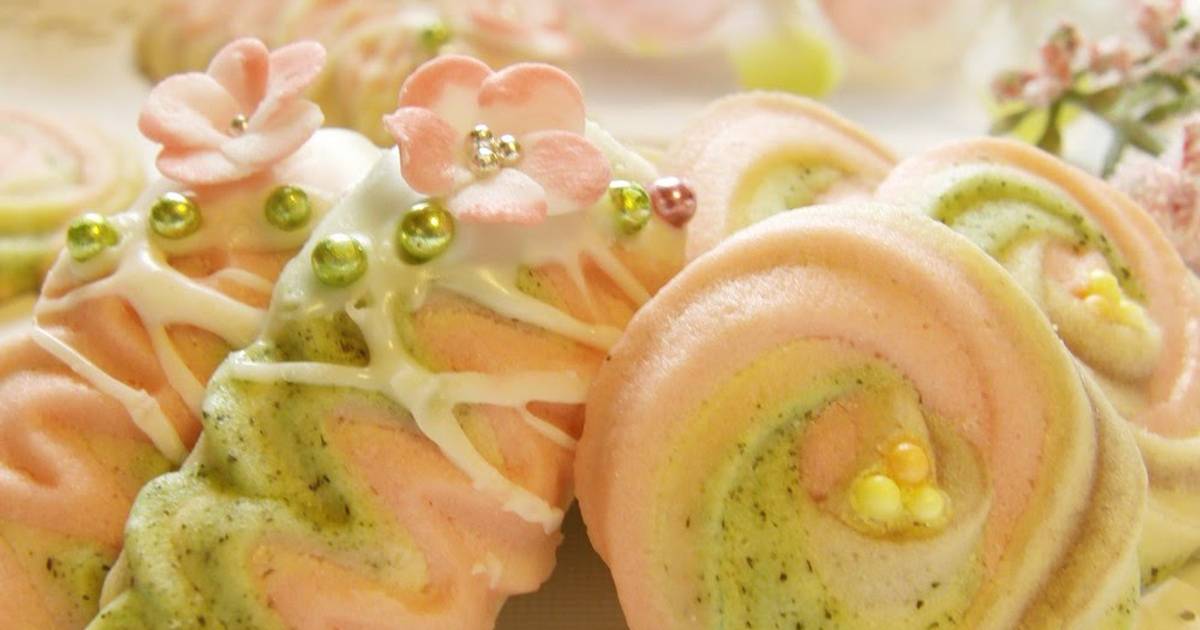 Cute and Easy Spritz Cookies for Hina Matsuri (Doll Festival)