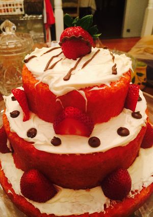 A picture of Strawberries And Dream Cake.