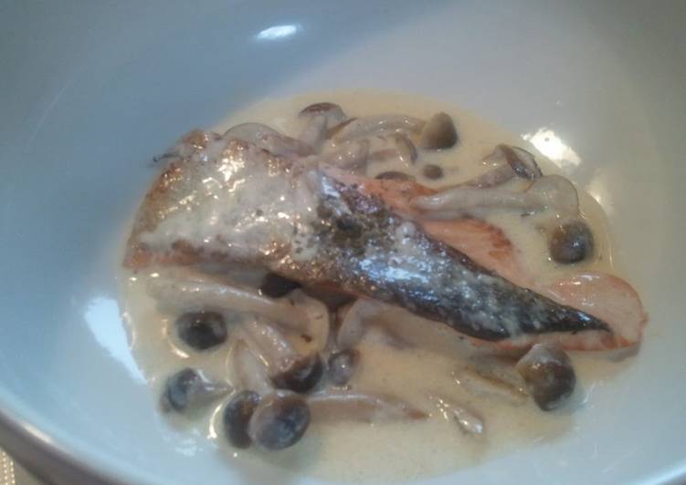 Recipe of Any-night-of-the-week Easy! Butter-Pan-Fried Salmon With Cream Sauce