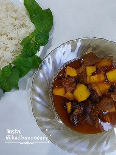 عکسی از دستور خورشت سیب زمینی و بادمجان 🥘