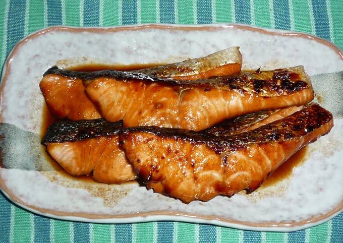 Recipe of Award-winning Easy Grilled Salmon with Mirin and Soy Sauce