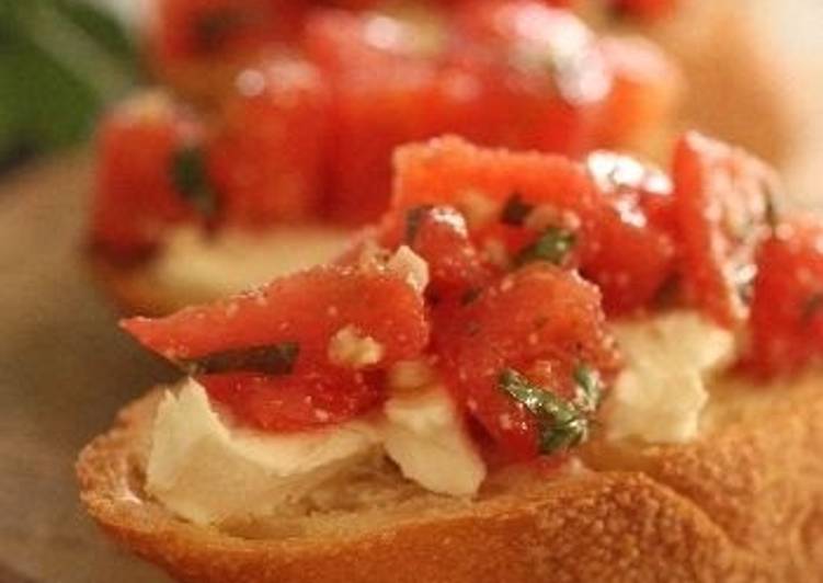 Steps to Make Appetizing Tomato Bruschetta