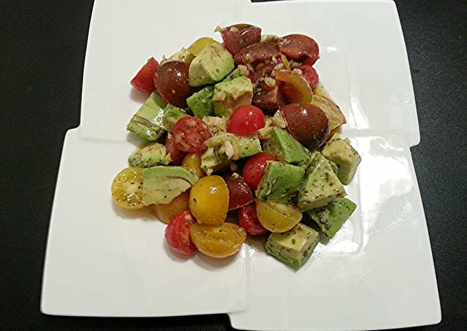 Simple Way to Prepare Speedy The Health Salad – Avocado & Tri Color Cherry Tomato Salad