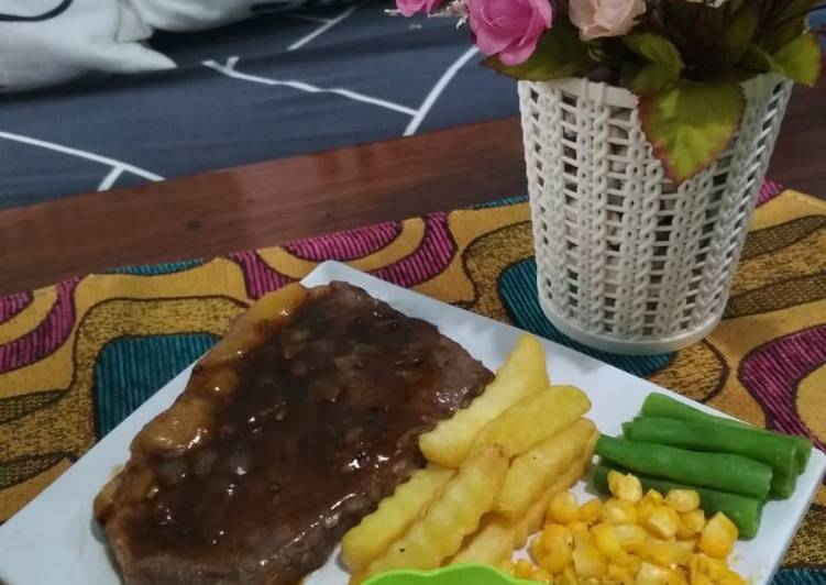 Tenderloin Steak with Blackpepper sauce