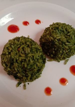 હરિયાળી બિરયાની(Hariyali biryani) રેસીપી મુખ્ય ફોટો
