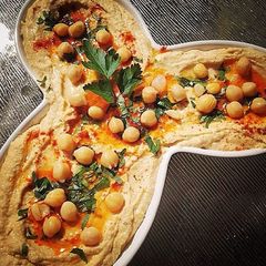 A picture of Hummus.