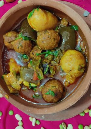 ઊંધિયું (Undhiyu Recipe In Gujarati) રેસીપી મુખ્ય ફોટો