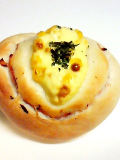 A picture of How to Form Bakery Style Ham, Mayo, & Corn Bread Rolls.