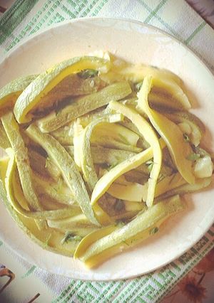 Foto di Insalata di zucchine con menta (ricetta light)