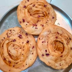 A picture of Sindhi Sweet Satpura.