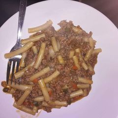A picture of Macaroni with minced meat.