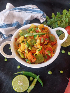 मिक्स वेज (mix veg recipe in hindi) रेसिपी मुख्य फोटो