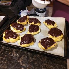 Eclairs A picture of Eclairs.