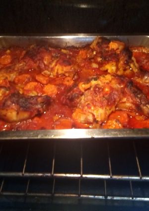 Una foto de Pollo con salsa de tomate tradicional 😋