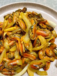 Foto resep Kerang hijau kupas tumis bawang bombay