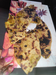 आलू बीन्स का पराठा (Aloo beans ka paratha recipe in Hindi) रेसिपी मुख्य फोटो
