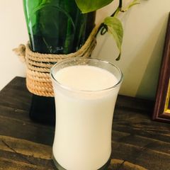 A picture of Apple milkshake.
