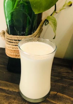 A picture of Apple milkshake.