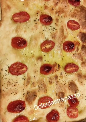 Foto di “Focaccia con pomodorini e origano”