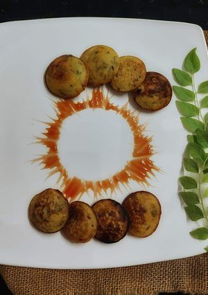 रवा मसाला अप्पे (Rava Masala appe recipe in hindi) रेसिपी मुख्य फोटो