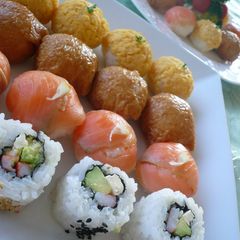 A picture of Bite-Sized Sushi for Parties.