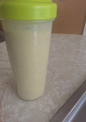 A picture of Creamy Peach Mango Smoothie.
