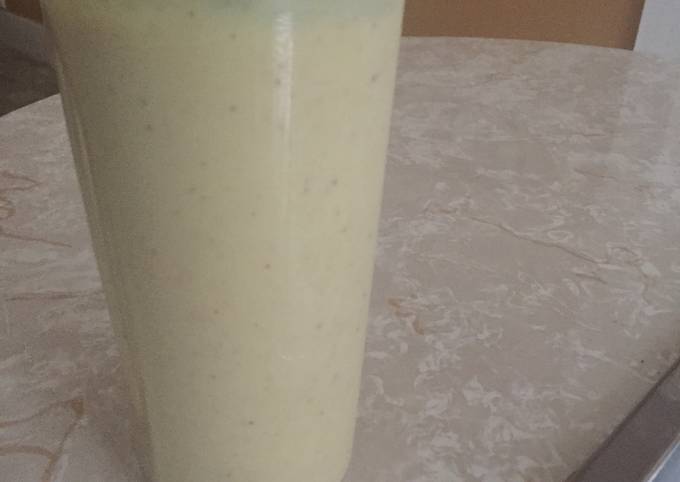 Creamy Peach Mango Smoothie