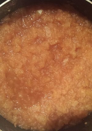 A picture of Homemade Applesauce.